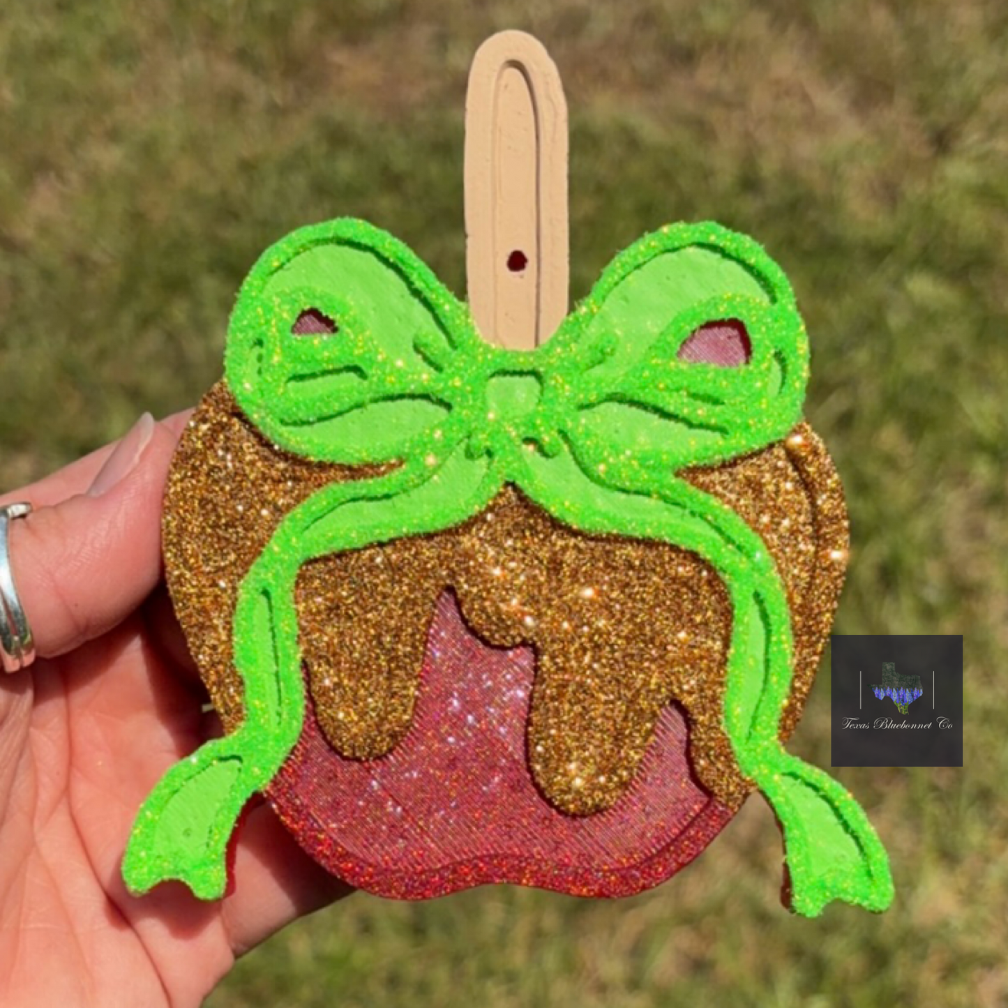CARAMEL APPLE W/ BOW