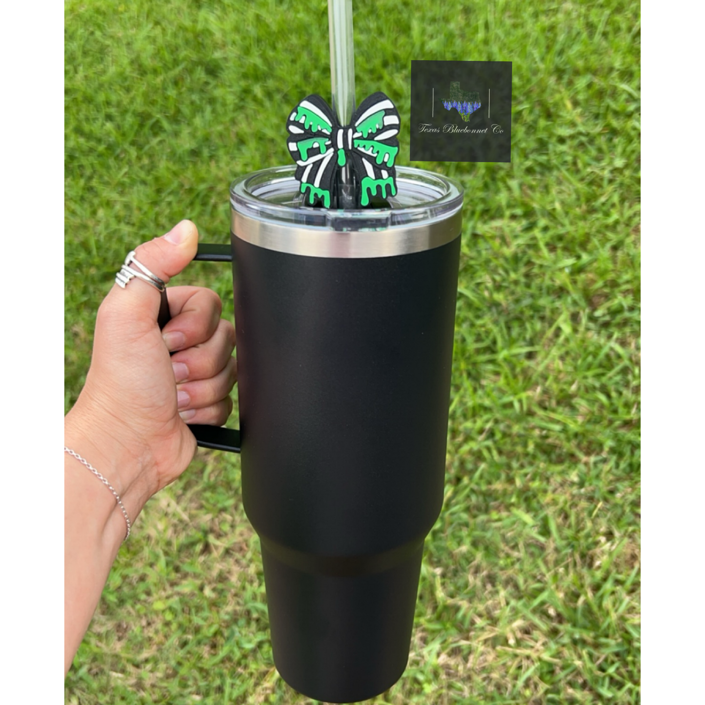 BEETLE JUICE DRIP BOW STRAW TOPPER