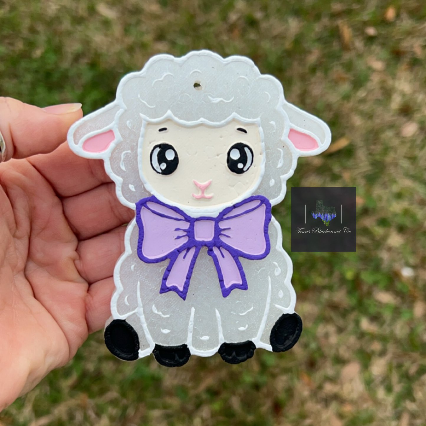 LAMB W/ BOW WHITE