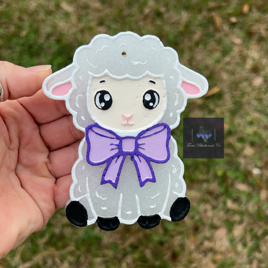 LAMB W/ BOW WHITE