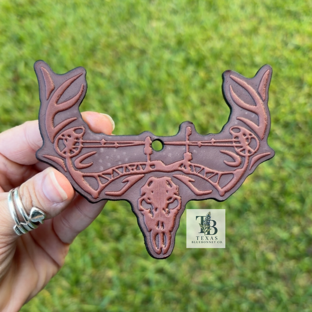DEER SKULL W/ BOW (LEATHER CHARM)