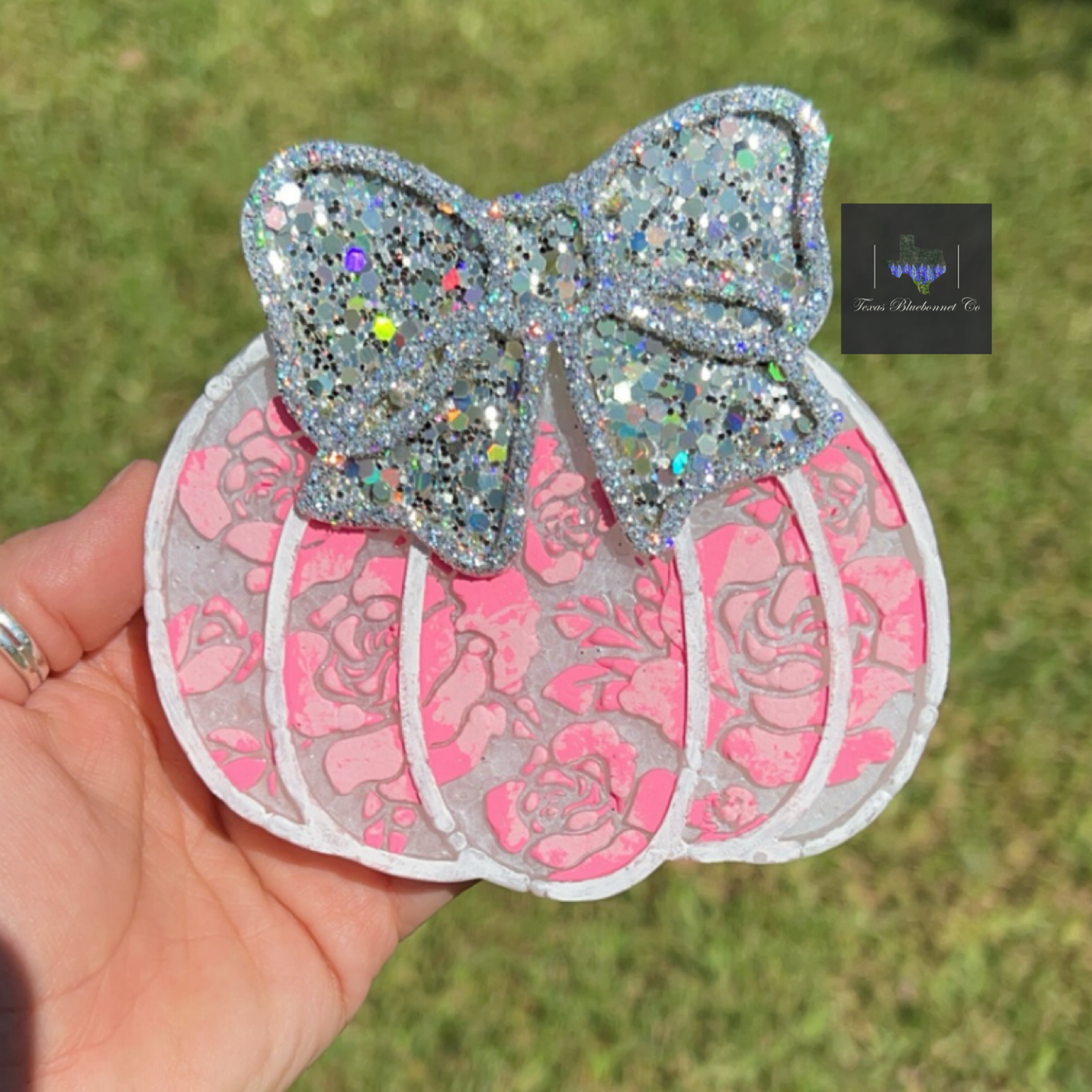 WHITE FLORAL PUMPKIN W/ BOW