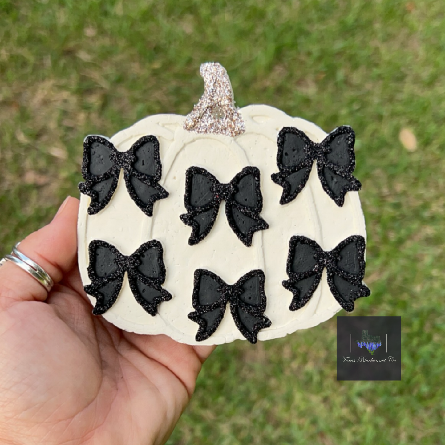 PUMPKIN W/ BOWS