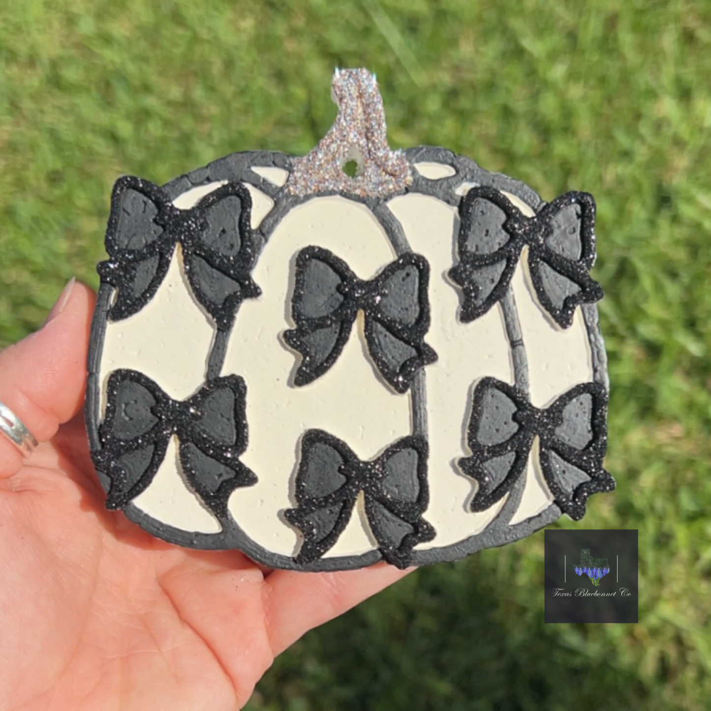 PUMPKIN W/ BOWS