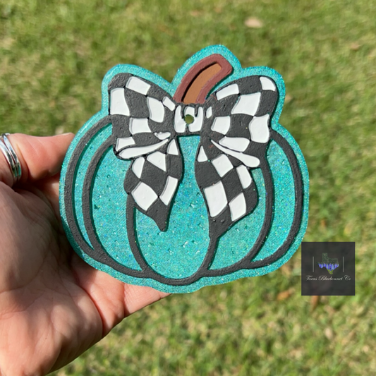 PUMPKIN W/ CHECKERED BOW