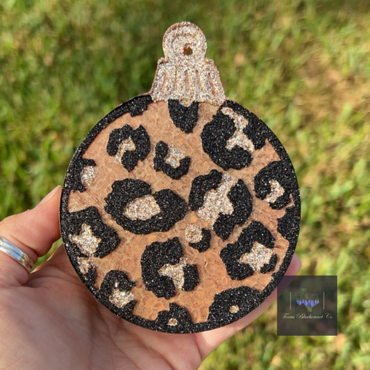 CHEETAH ORNAMENT