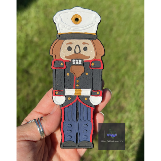 MARINE NUTCRACKER