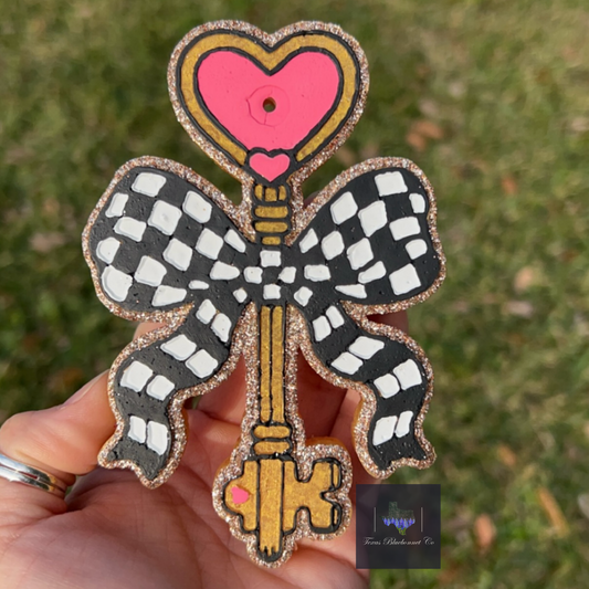 HEART KEY W/ CHECKERED BOW