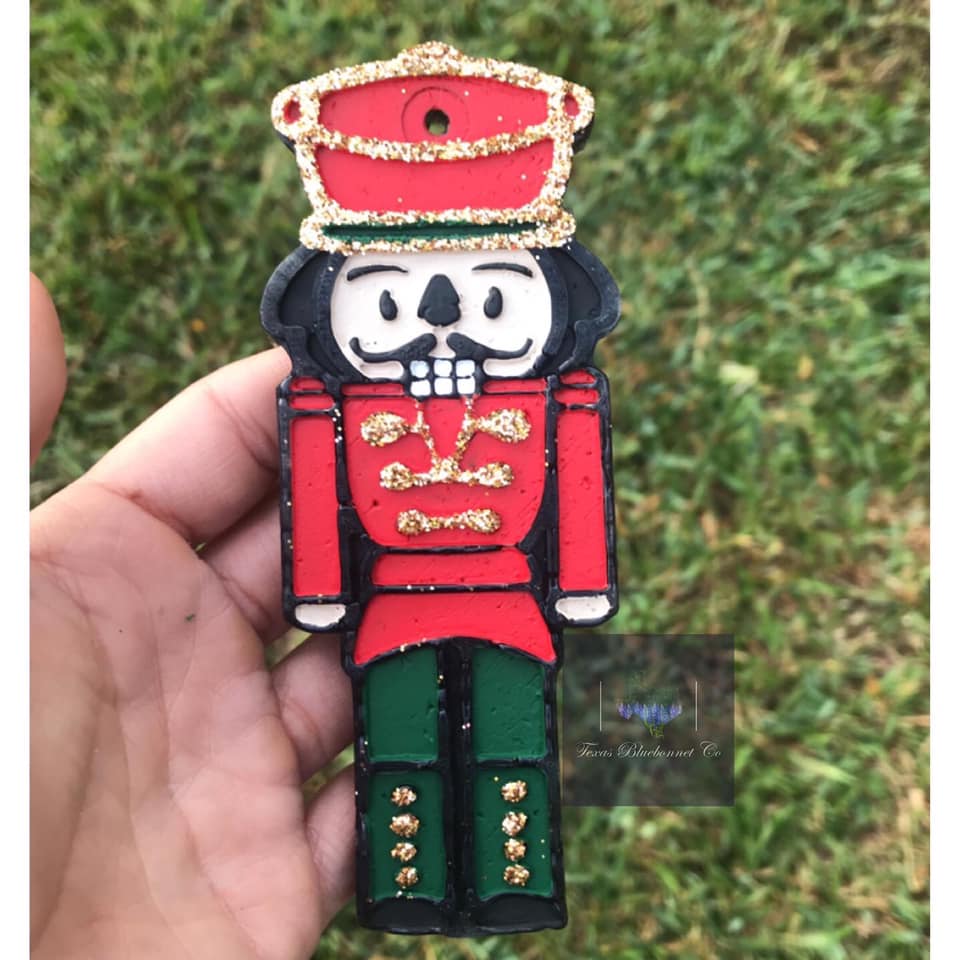 RED/GREEN NUTCRACKER